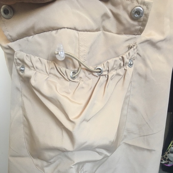 Adorable Dolls Kill Emory Park khaki colored cargo skirt w/back split - Picture 10 of 16
